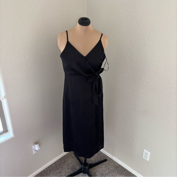 CHELSEA28 Side Tie Satin Dress in Black Size Small NEW - Picture 4 of 15
